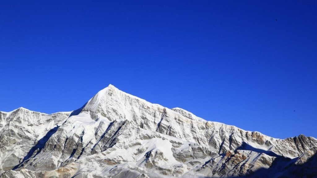 Beginner Peaks in Nepal Chulu East